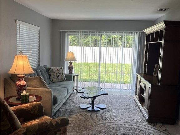 3rd image of 99 Bennington Dr