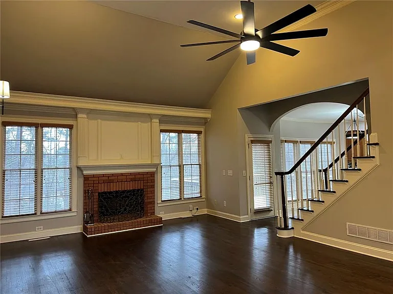 2476 Sewell Mill Rd — Photo 11