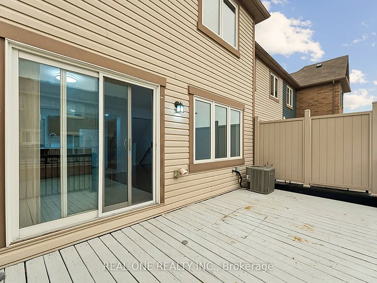 30 Henneberry Ln — Photo 34