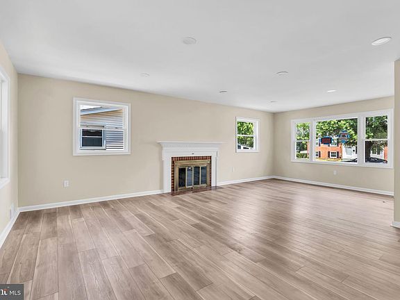 5th image of 7536 Abbington Dr