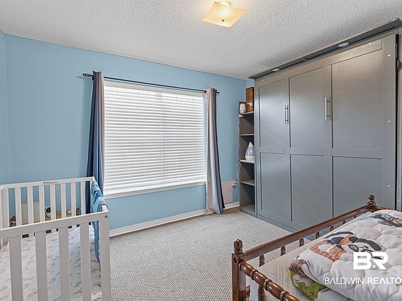 5th image of 7647 Avery Ln