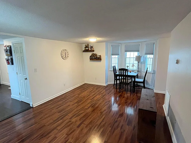100 Meadowbrook Rd #1 — Photo 4