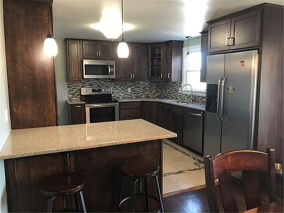 4th image of 193 Havenhill Dr