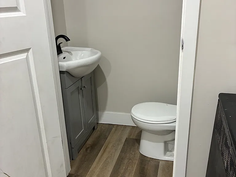 748 Barton St E #1 — Photo 7