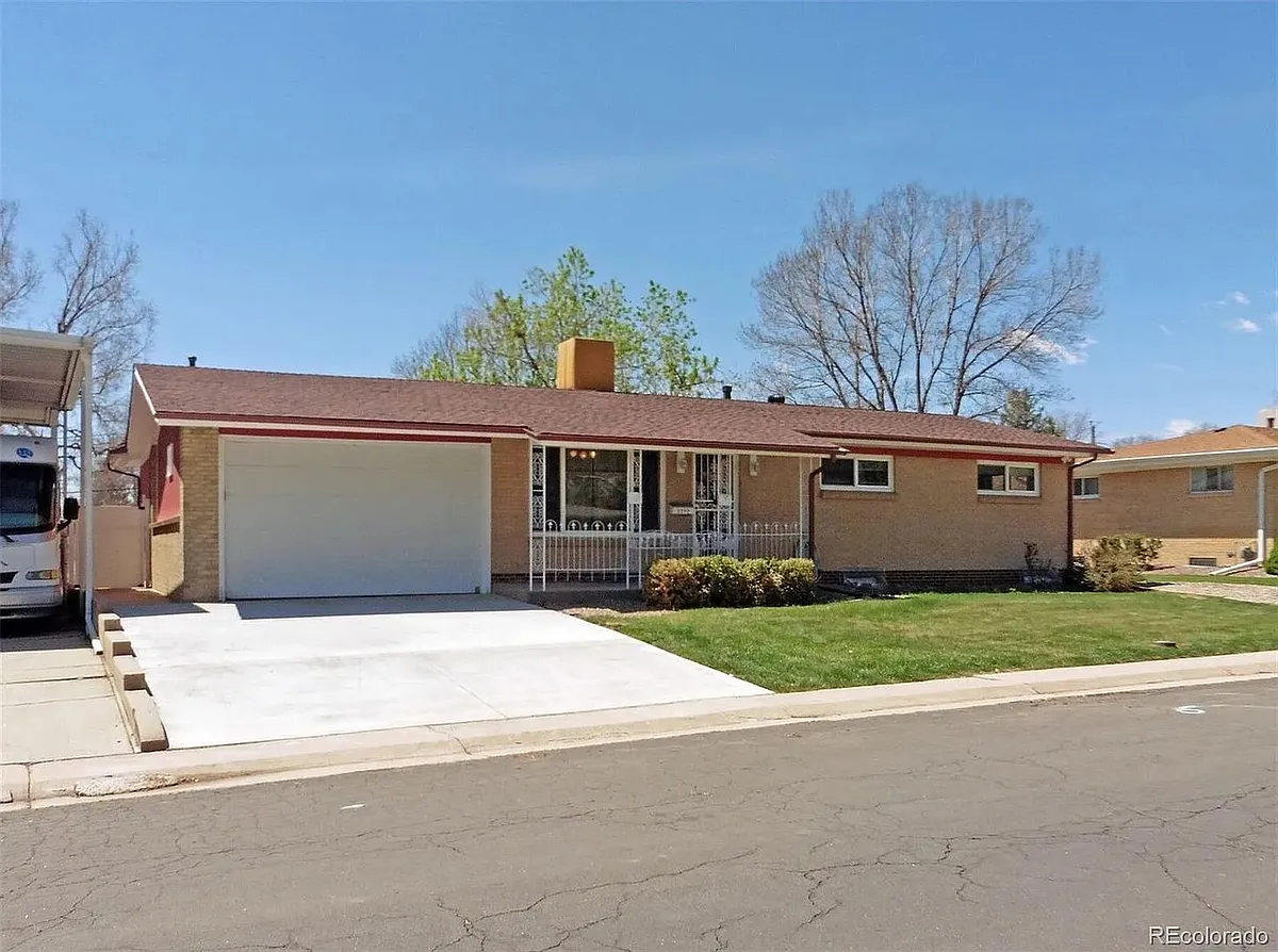 Building Photo - 3352 W Aksarben Ave