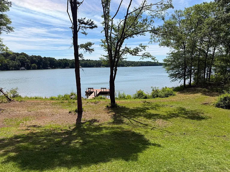 360 Jennings Rd — Photo 2