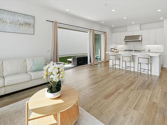 3rd image of 26720 Afton Ln
