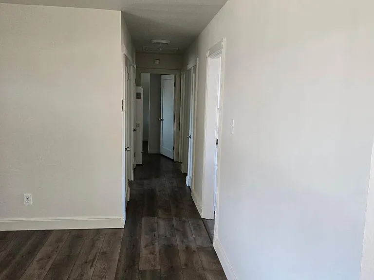 2707 Broadmoor Ave — Photo 8