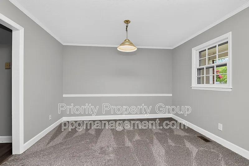3 bed, 2.0 bath, 1953 sqft, $2,000 — Photo 4