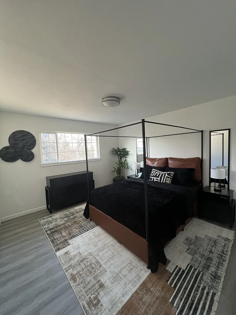 Spacious 2BR & 1.5 Bath Home — Photo 2