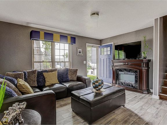 4th image of 1863 Elmwood St