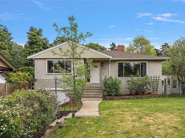 3811 Epsom Dr, Saanich, BC V8P 3S8
