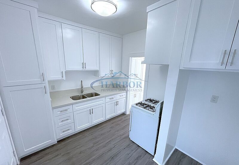 1st image of 22332245 Myrtle Ave Unit 8