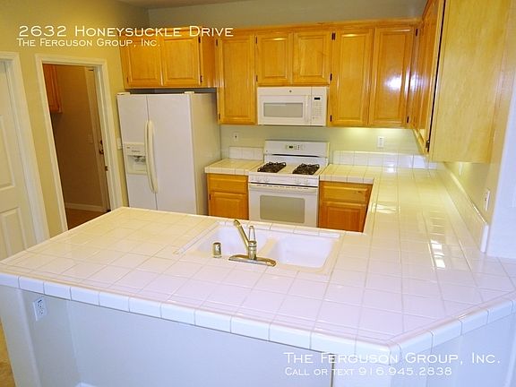 5th image of 2632 Honeysuckle Dr