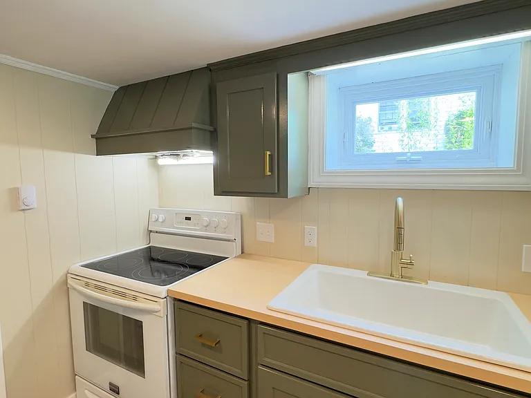 10 1/2 Old Orchard Rd #B — Photo 3
