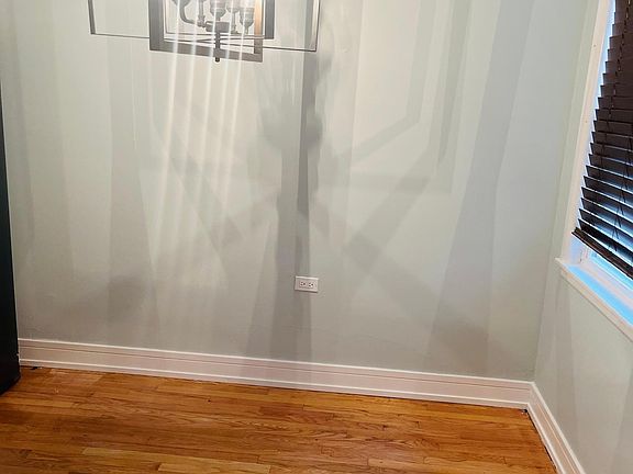 4th image of 456 Oglesby Ave #1