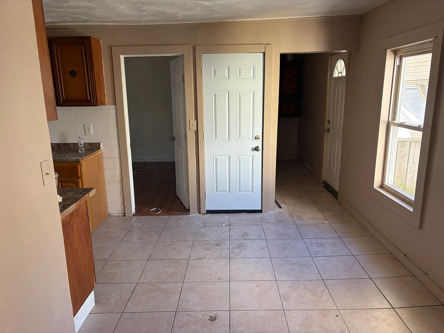 3 bed, $2,100 — Photo 3