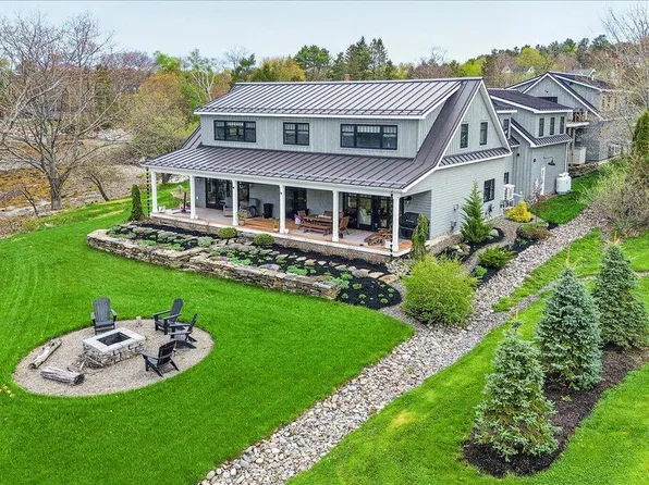 16 Blacks Landing, Belfast, ME 04915