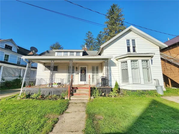 84 S Main St, Salamanca, NY 14779