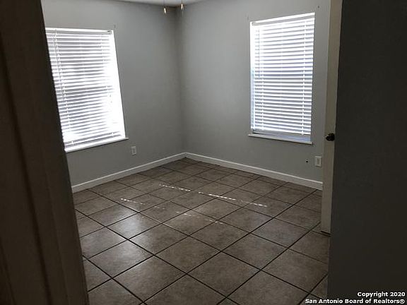 5th image of 414 N Mansfield St