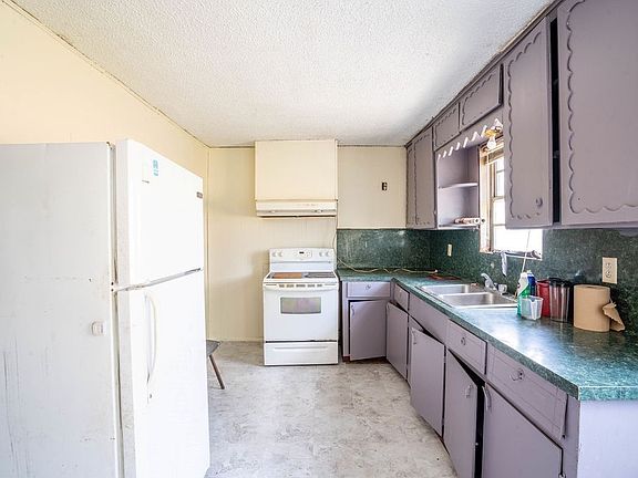 3rd image of 1222 Bloomington Street