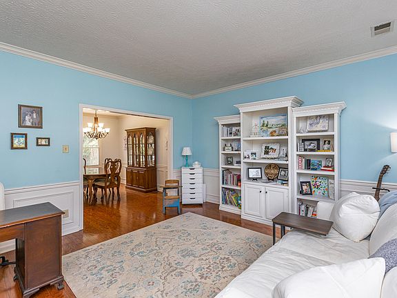 5th image of 4092 Kenesaw Dr