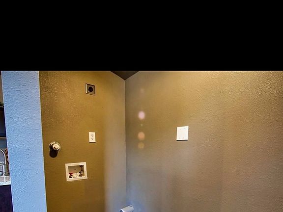 5th image of 3554 W Woodlawn Ave