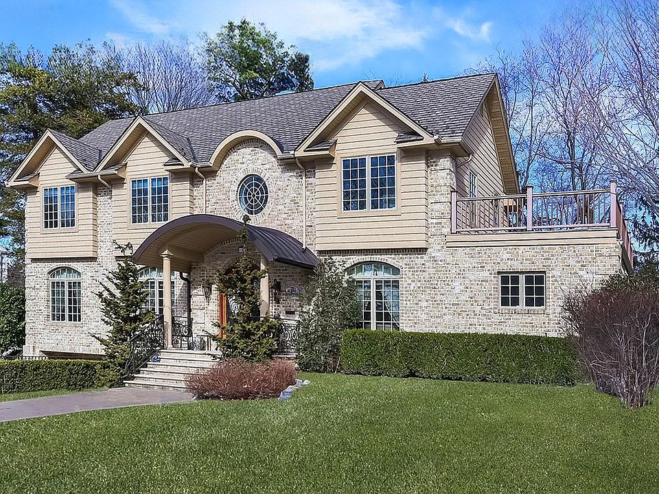 1st image of 5 Old Field Ln
