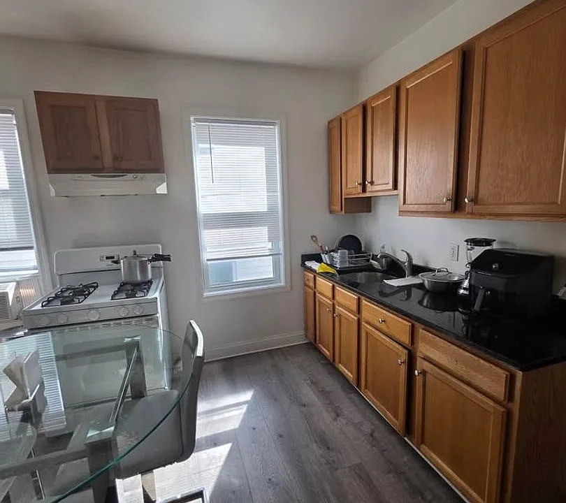19-21 Highland St