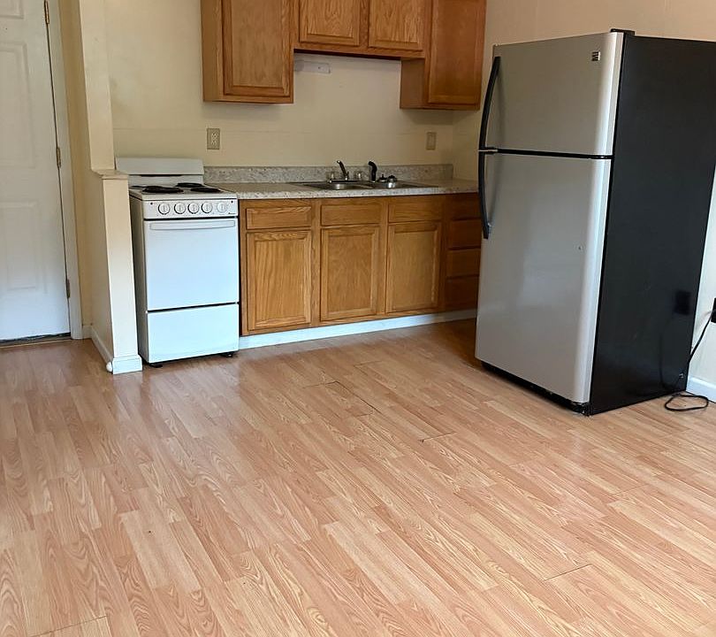 2nd image of 103 Conrad Ct #6