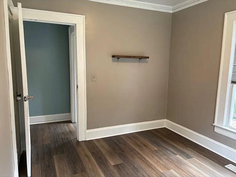 825 Dixon Ave — Photo 18