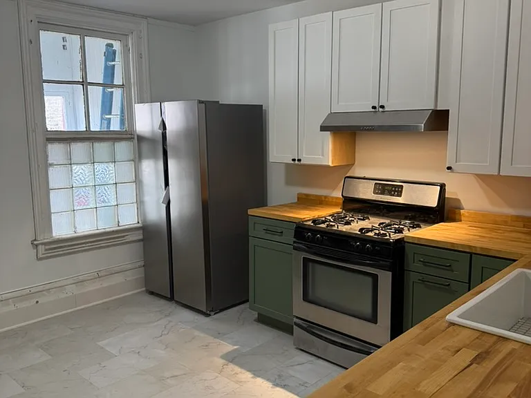 1631 W 17th St — Photo 3