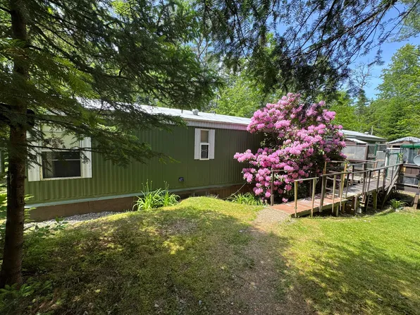 70 Lincolnville Avenue, Searsmont, ME 04973