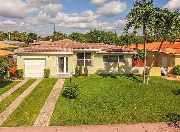 2nd image of 1831 Bay Dr