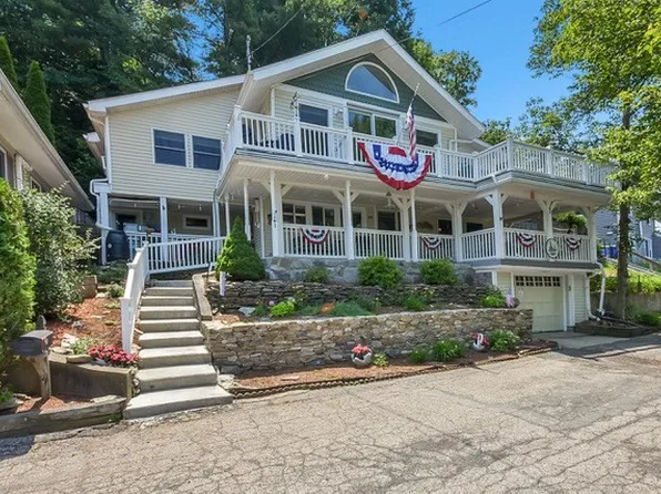 49 Lakeview Ave, Bellingham, MA 02019