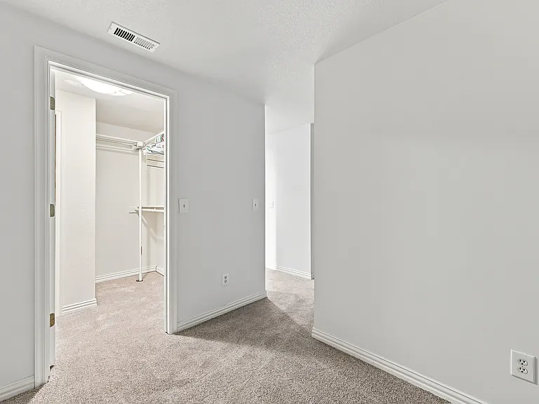 680 Ridgeside Dr #1 — Photo 18