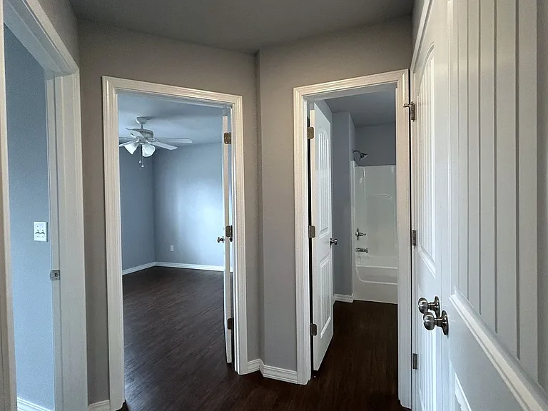 624 N 6th St #2 — Photo 20