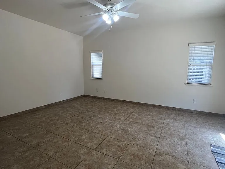 1807 E Harter Ct — Photo 16