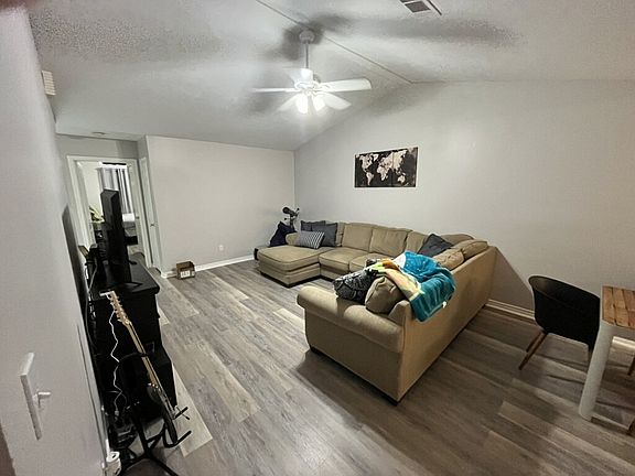2nd image of 1419 Western Oaks Ct