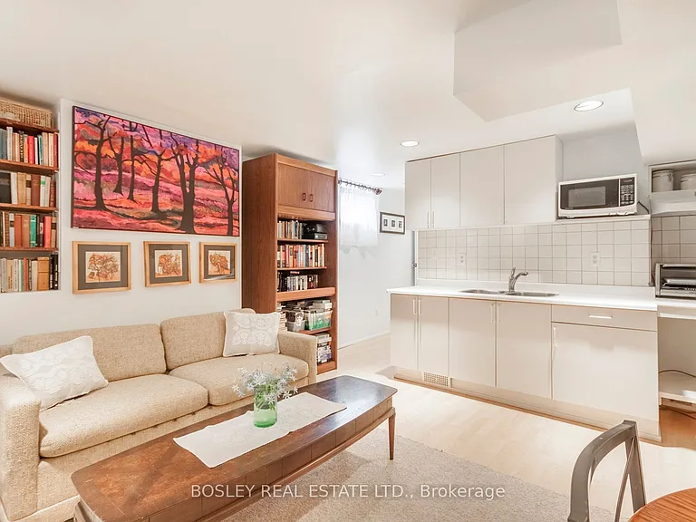 22 Martin Cres — Photo 30