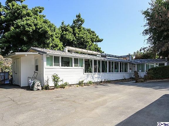 4th image of 1750 Golf Club Dr