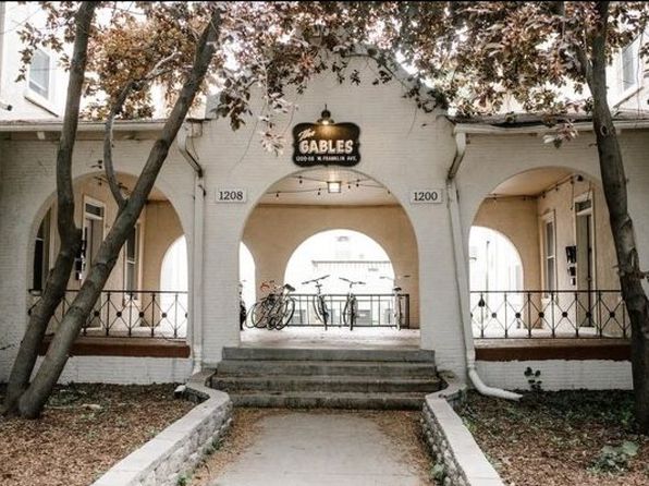 1200 W Franklin Ave APT 1