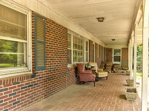 4th image of 1808 Poole Town Rd