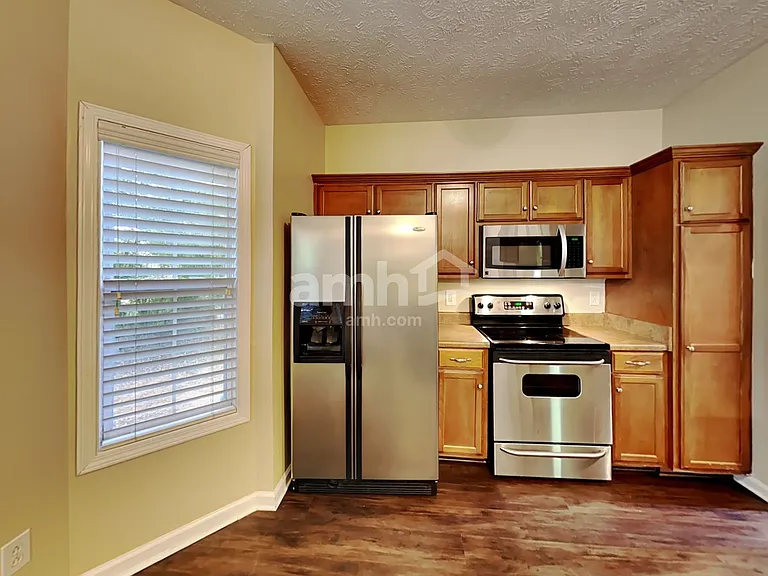 2495 Oak Hill Dr — Photo 4