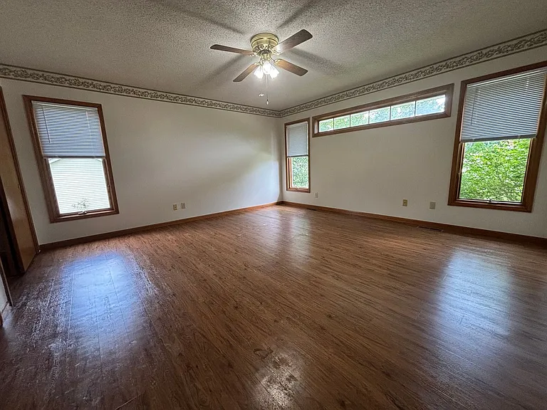 300 Dover Dr — Photo 14