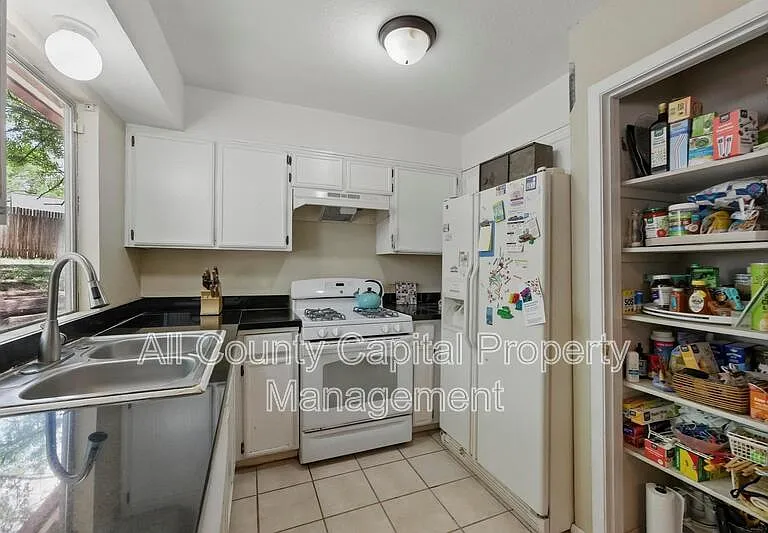 4802 Peach Grove Ct — Photo 4