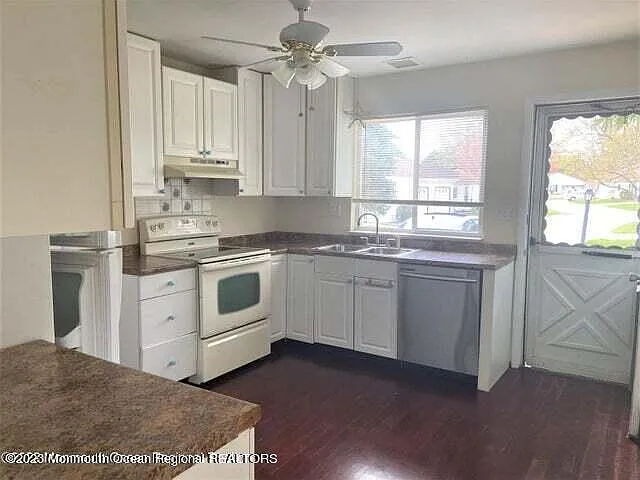 561B Malvern Ct — Photo 52