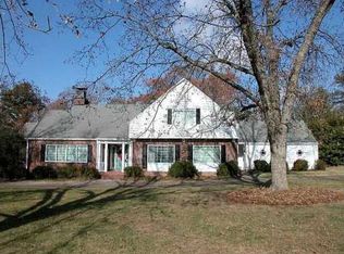 340 Dixon Dr, Gainesville, GA 30501