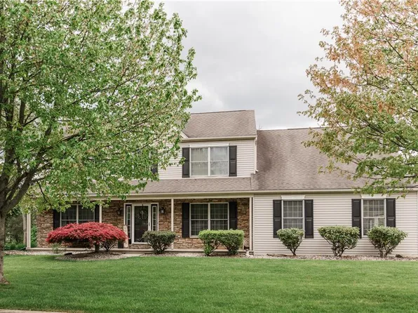 3894 Killarney Dr, Bethlehem, PA 18020