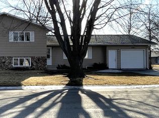 494 Joal Dr, Carrington, ND 58421
